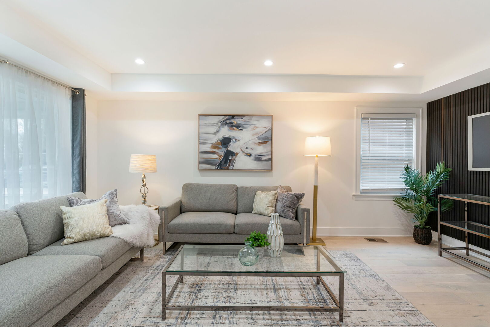 5232 Greenwood Street