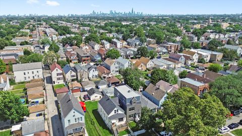 Tiny photo for 2537 N Luna Avenue, Chicago, IL 60639 (MLS # 12524920)