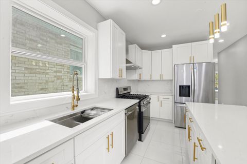 Tiny photo for 2537 N Luna Avenue, Chicago, IL 60639 (MLS # 12524920)