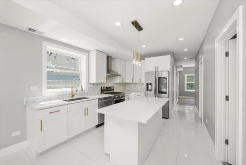 Tiny photo for 2537 N Luna Avenue, Chicago, IL 60639 (MLS # 12524920)