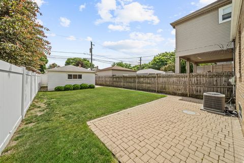Tiny photo for 5041 N New England Avenue, Chicago, IL 60656 (MLS # 12676308)