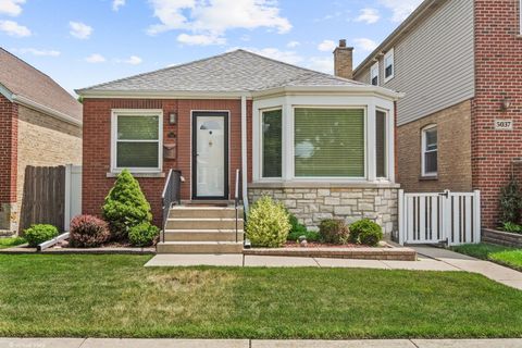 Photo of 5041 N New England Avenue, Chicago, IL 60656 (MLS # 12676308)