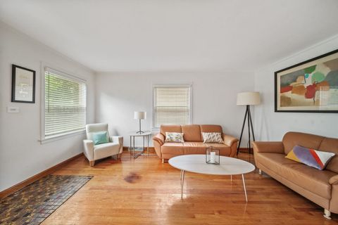 Tiny photo for 5041 N New England Avenue, Chicago, IL 60656 (MLS # 12676308)