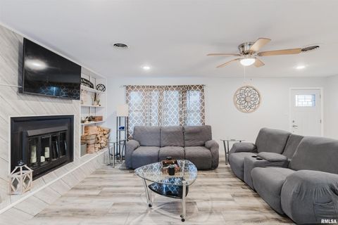 Tiny photo for 1821 S 27TH Street, Herrin, IL 62948 (MLS # QC4268470)