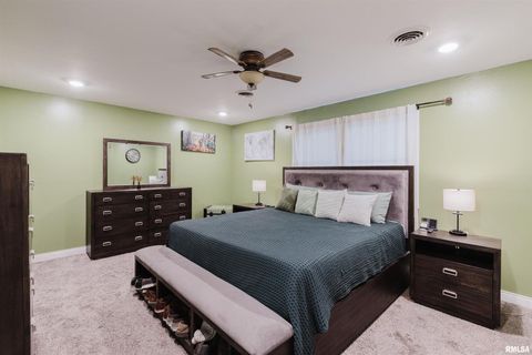 Tiny photo for 1821 S 27TH Street, Herrin, IL 62948 (MLS # QC4268470)