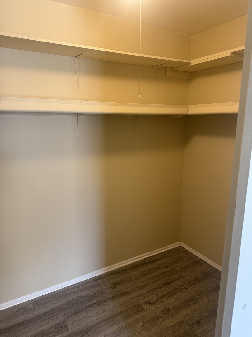 Glendale Heights, Illinois 60139, United States, 2 Bedrooms Bedrooms, ,1 BathroomBathrooms,Residential,Active,242357