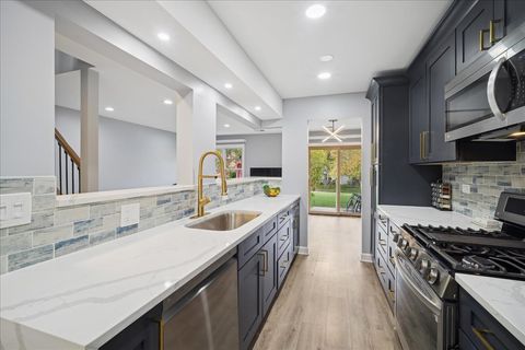 Tiny photo for 216 Winnsboro Court #A, Schaumburg, IL 60193 (MLS # 12510562)