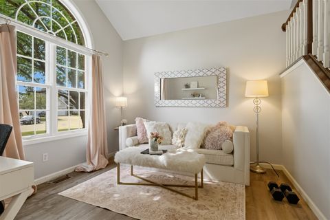 Tiny photo for 8 Cygnet Crossing, Bloomington, IL 61704 (MLS # 12479927)