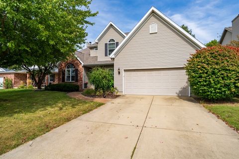 Photo of 8 Cygnet Crossing, Bloomington, IL 61704 (MLS # 12479927)