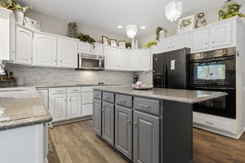 Tiny photo for 8 Cygnet Crossing, Bloomington, IL 61704 (MLS # 12479927)