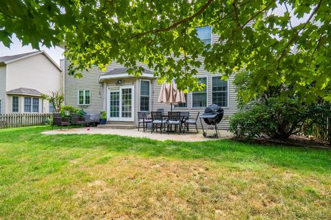 Tiny photo for 8 Cygnet Crossing, Bloomington, IL 61704 (MLS # 12479927)