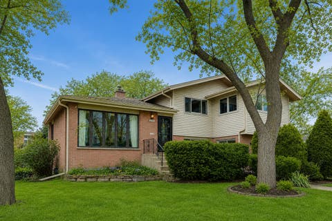Photo of 2506 Allison Court, Glenview, IL 60025 (MLS # 12642760)