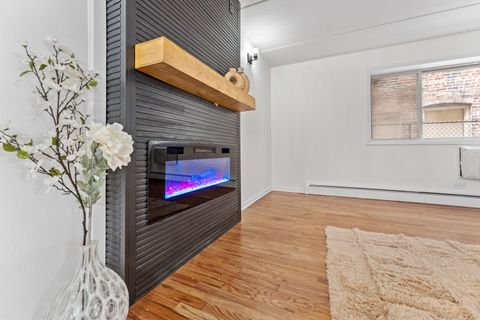 Tiny photo for 914 N Austin Boulevard #A5, Oak Park, IL 60302 (MLS # 12546490)