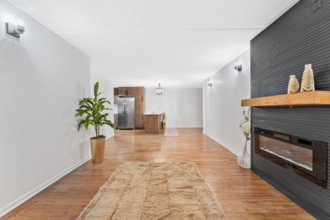 Tiny photo for 914 N Austin Boulevard #A5, Oak Park, IL 60302 (MLS # 12546490)