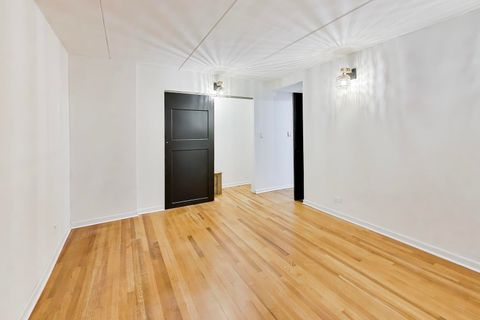 Tiny photo for 914 N Austin Boulevard #A5, Oak Park, IL 60302 (MLS # 12546490)