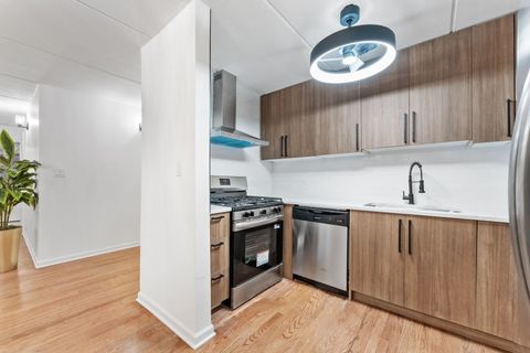 Tiny photo for 914 N Austin Boulevard #A5, Oak Park, IL 60302 (MLS # 12546490)