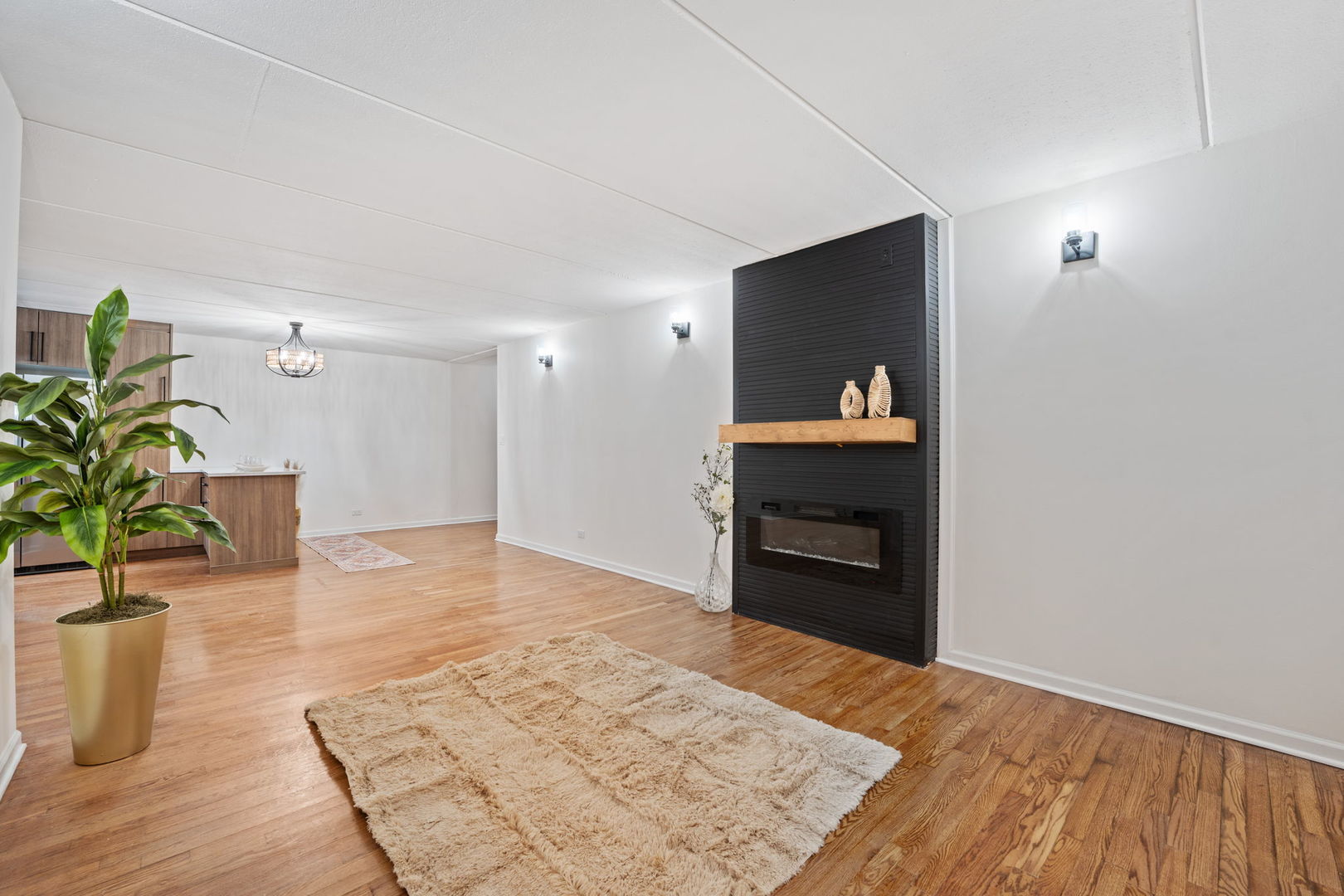 914 N Austin Boulevard A5