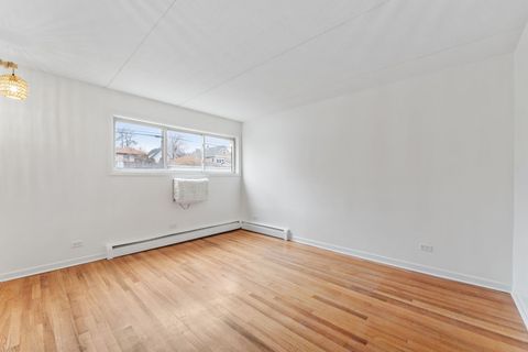 Tiny photo for 914 N Austin Boulevard #A5, Oak Park, IL 60302 (MLS # 12546490)