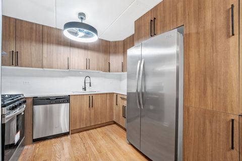 Tiny photo for 914 N Austin Boulevard #A5, Oak Park, IL 60302 (MLS # 12546490)