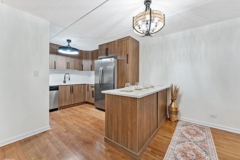 Tiny photo for 914 N Austin Boulevard #A5, Oak Park, IL 60302 (MLS # 12546490)