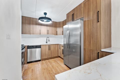 Tiny photo for 914 N Austin Boulevard #A5, Oak Park, IL 60302 (MLS # 12546490)