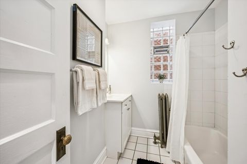 Tiny photo for 727 W Aldine Avenue #1, Chicago, IL 60657 (MLS # 12481432)