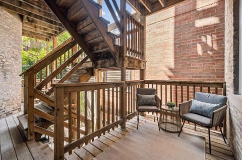 Tiny photo for 727 W Aldine Avenue #1, Chicago, IL 60657 (MLS # 12481432)