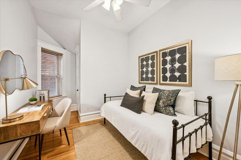 Tiny photo for 727 W Aldine Avenue #1, Chicago, IL 60657 (MLS # 12481432)