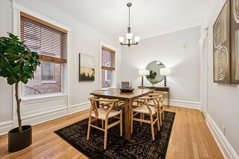 Tiny photo for 727 W Aldine Avenue #1, Chicago, IL 60657 (MLS # 12481432)