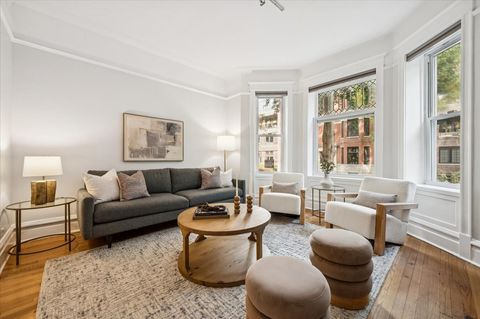 Tiny photo for 727 W Aldine Avenue #1, Chicago, IL 60657 (MLS # 12481432)