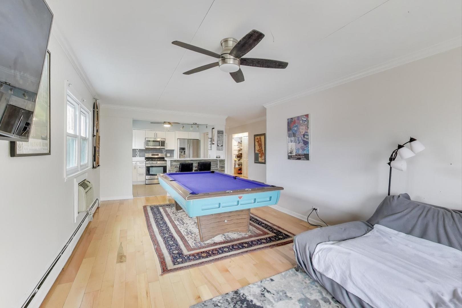 1615 W Howard Street 303