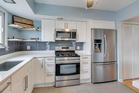 Tiny photo for 1615 W Howard Street #303, Evanston, IL 60202 (MLS # 12470579)