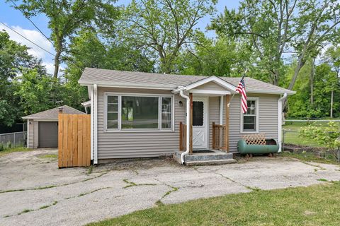 Photo of 7205 Macarthur Avenue, Wonder Lake, IL 60097 (MLS # 12654470)