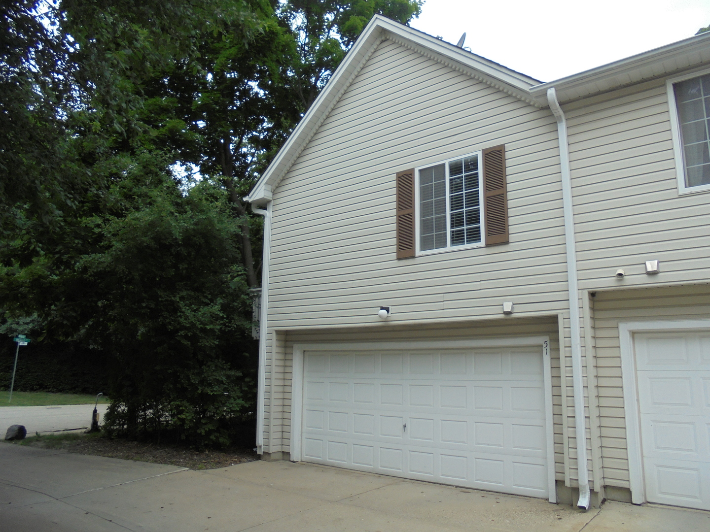 51 N Macgillis Drive