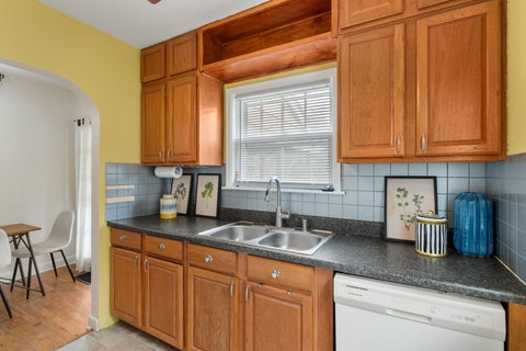 Tiny photo for 342 W 29th Street, Davenport, IA 52803 (MLS # 12780610)