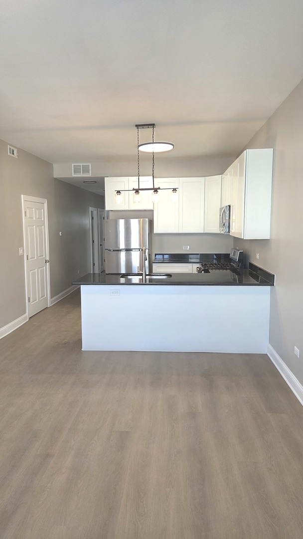 3049 N Avers Avenue 2