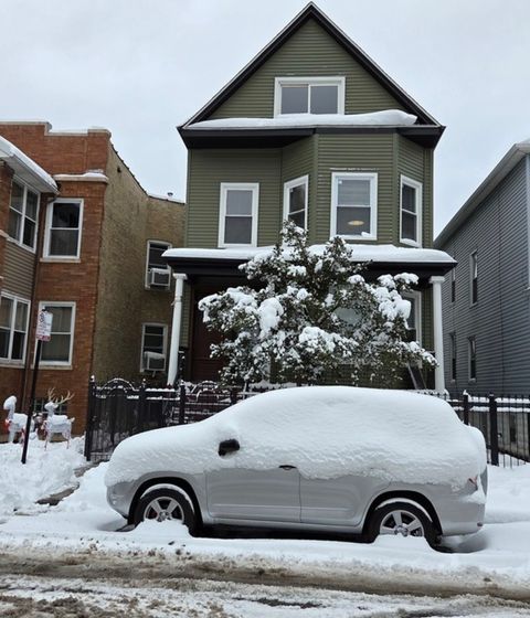 3049 N Avers Avenue 2 Chicago IL 60618