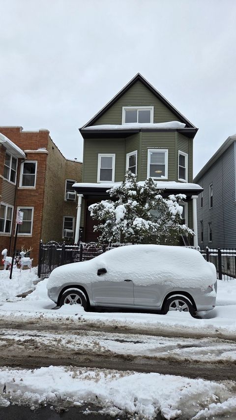 3049 N Avers Avenue 2 Chicago IL 60618