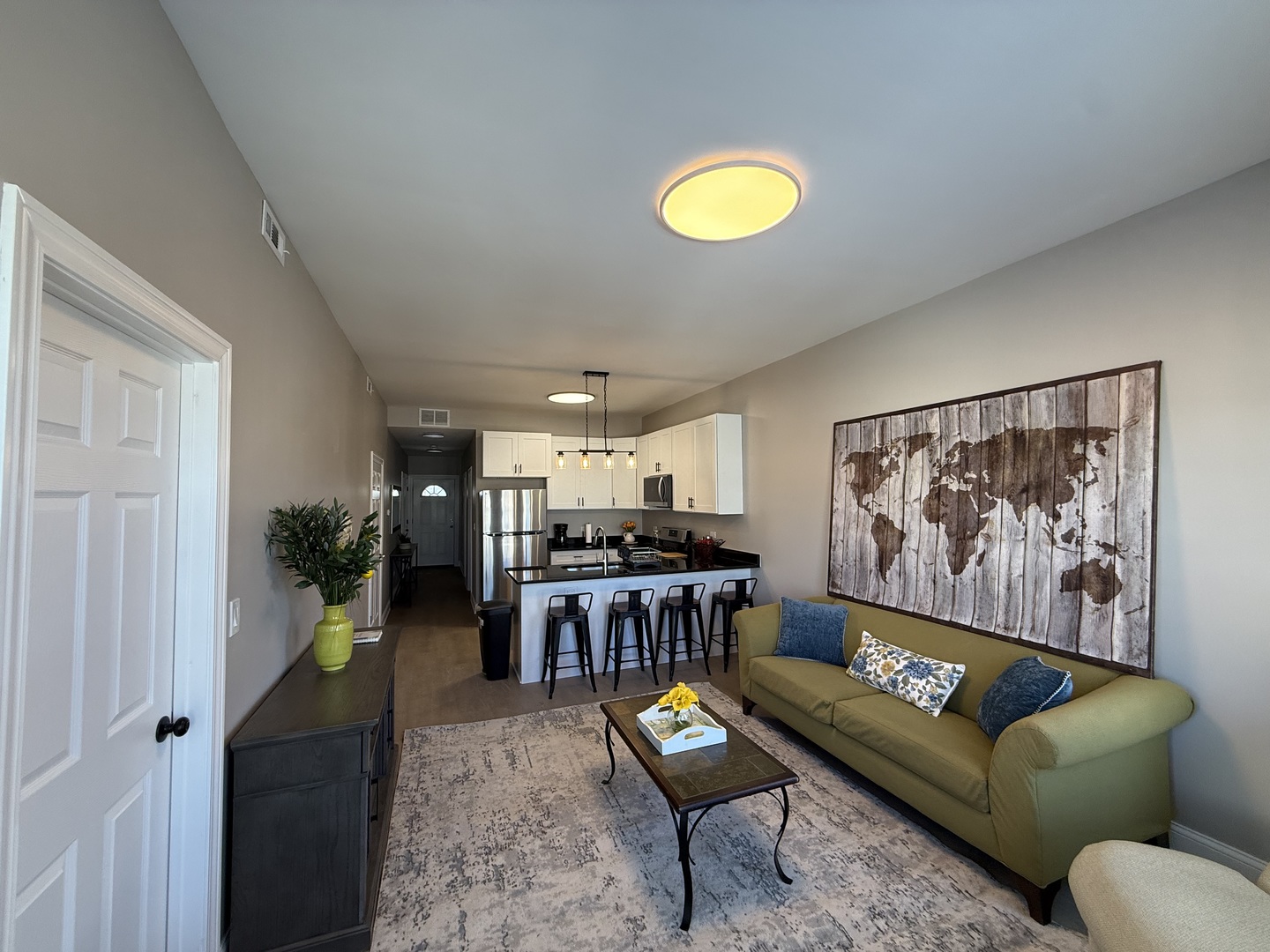 3049 N Avers Avenue 2