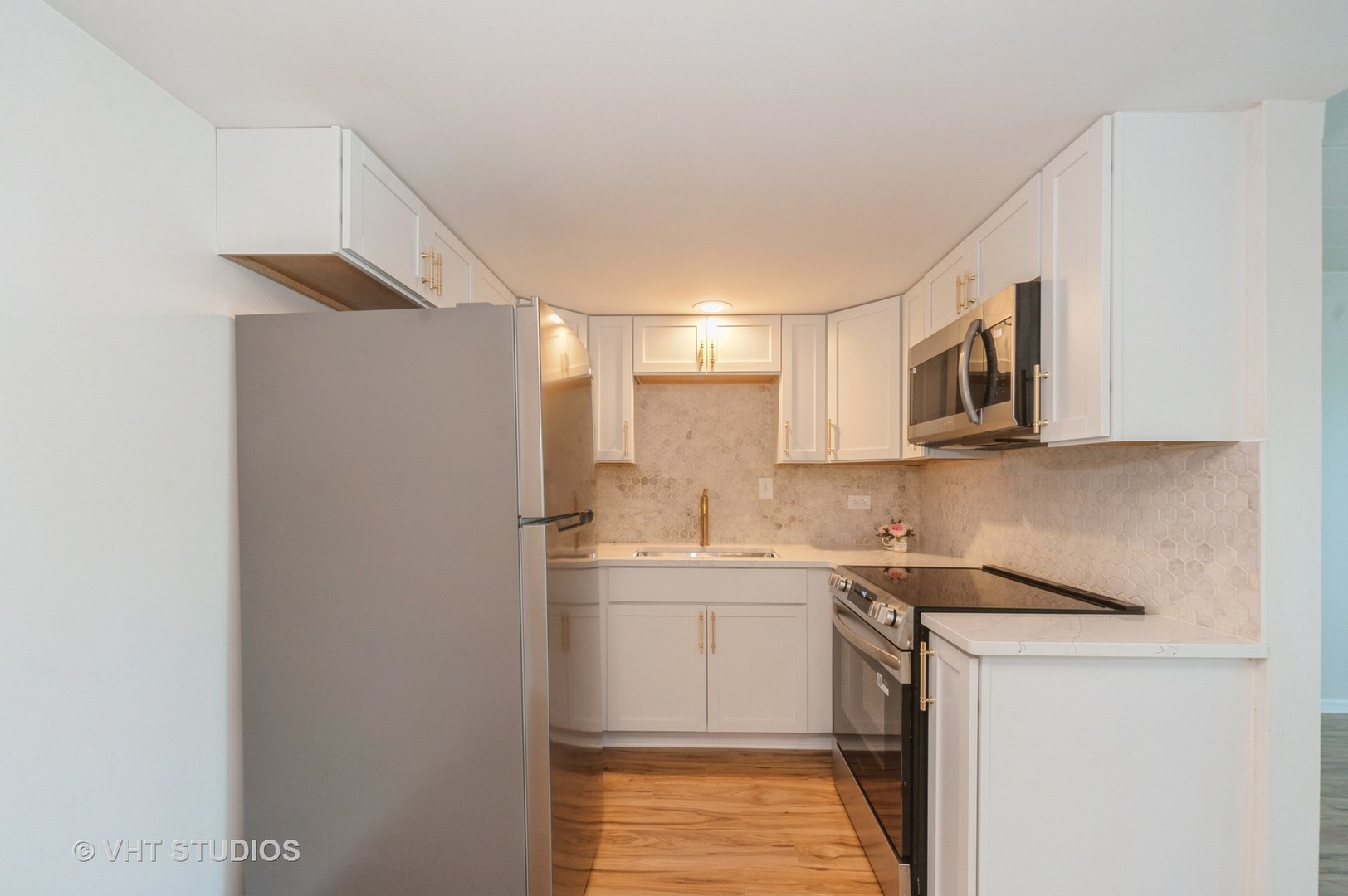 127 N Wolf Road 52A