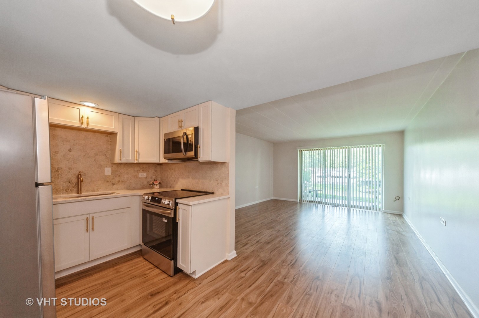 127 N Wolf Road 52A