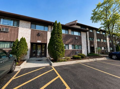 Tiny photo for 4436 ARBOR Circle #3, Downers Grove, IL 60515 (MLS # 12624262)