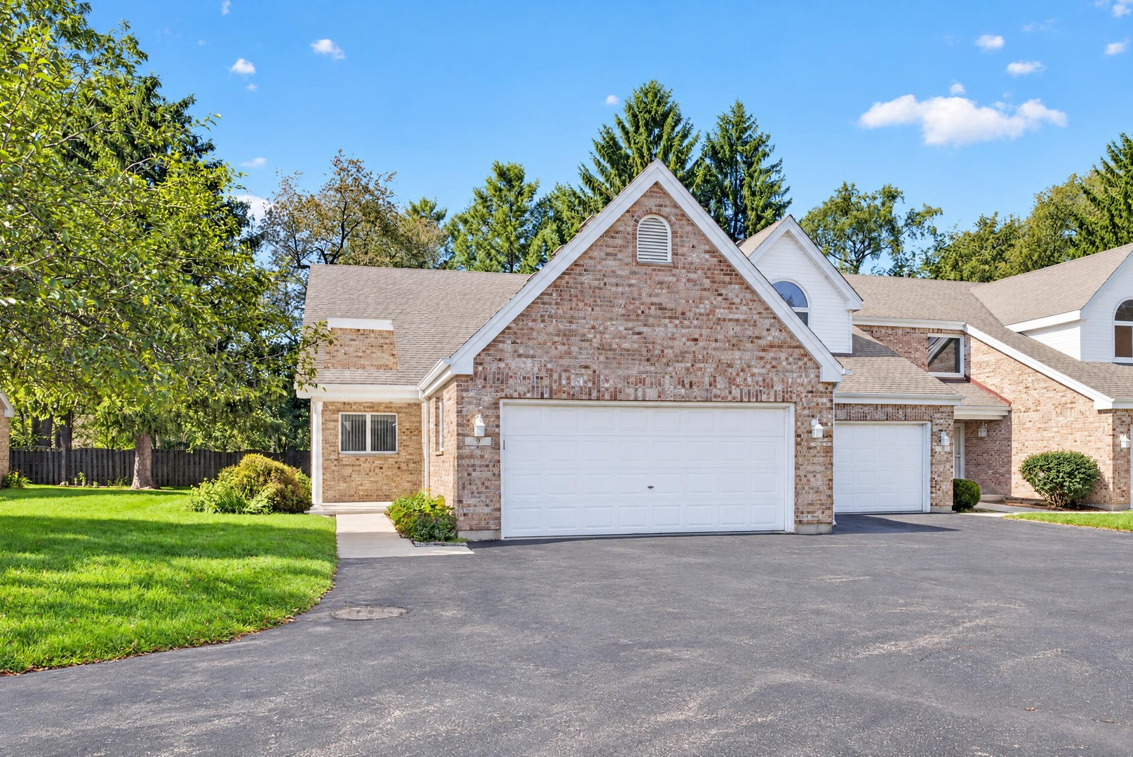 9 Meadow Trail W 9