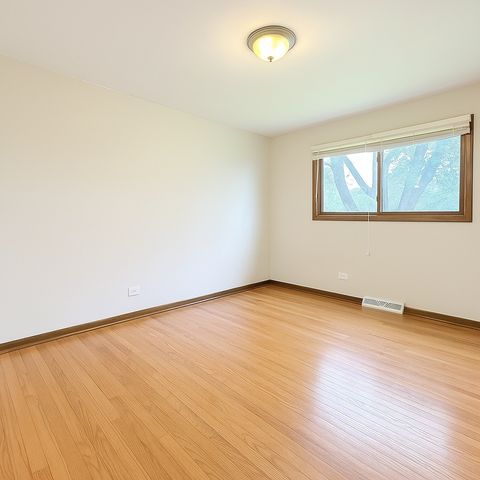 Tiny photo for 19808 Lakewood Avenue, Lynwood, IL 60411 (MLS # 12449182)