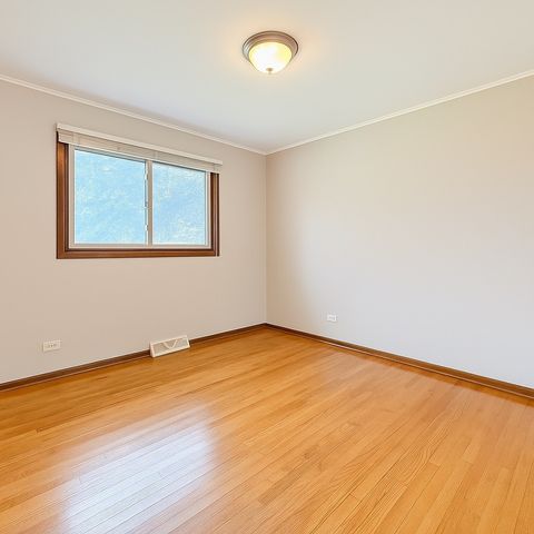 Tiny photo for 19808 Lakewood Avenue, Lynwood, IL 60411 (MLS # 12449182)