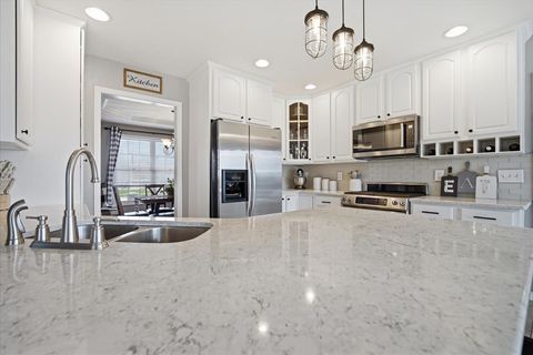 Tiny photo for 22 Long Cove Court, Bloomington, IL 61704 (MLS # 12605977)