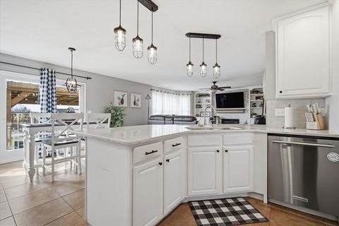 Tiny photo for 22 Long Cove Court, Bloomington, IL 61704 (MLS # 12605977)