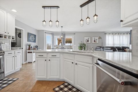 Tiny photo for 22 Long Cove Court, Bloomington, IL 61704 (MLS # 12605977)