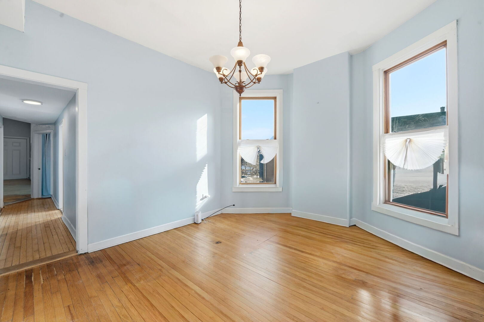 1637 S Saint Louis Avenue