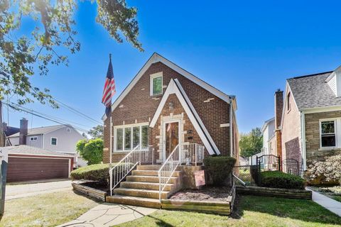 Photo of 5916 N Avondale Avenue, Chicago, IL 60631 (MLS # 12524074)